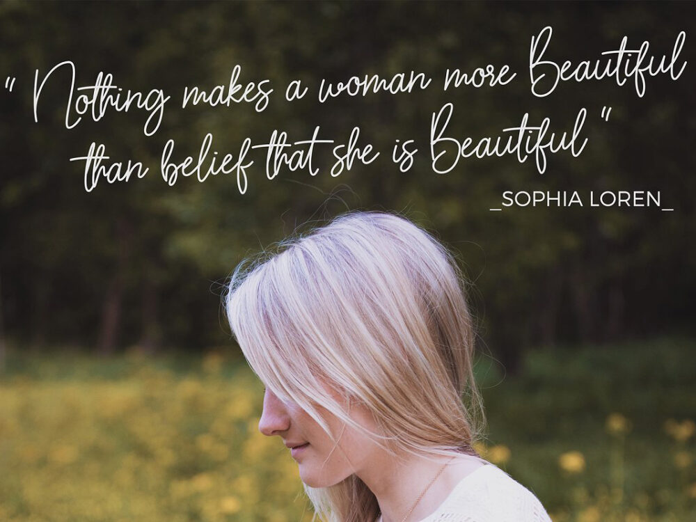 Sarantta-Handwritten-Script-Font