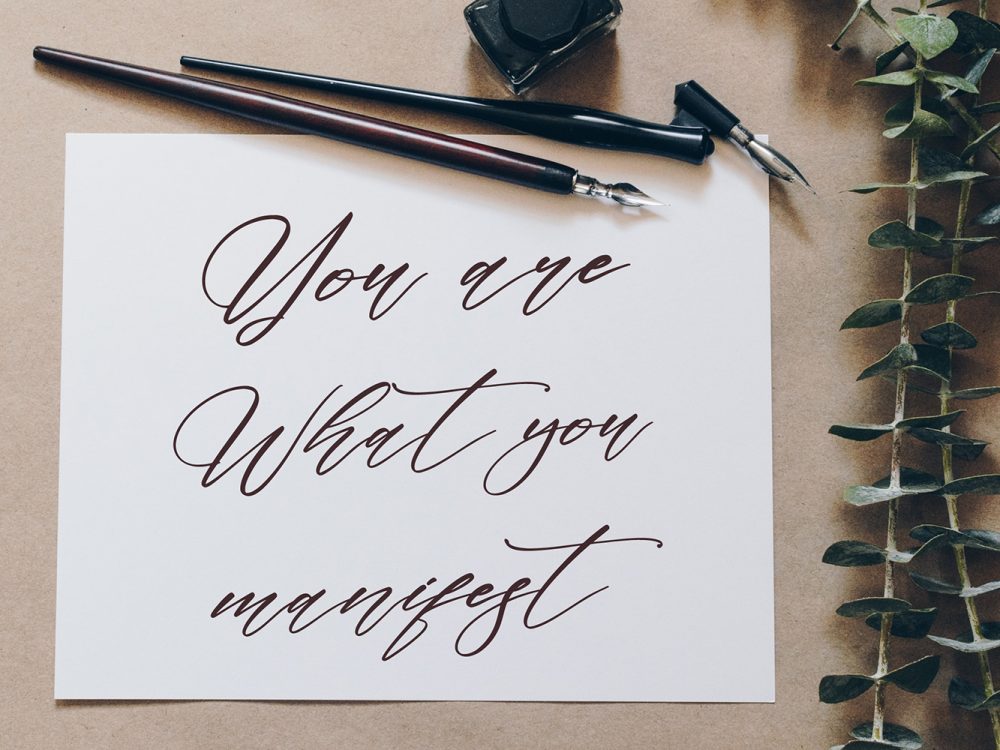 Ramanda Victoria Free Font