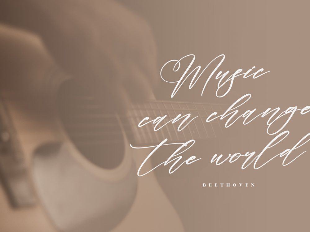 Ramanda Victoria Free Font