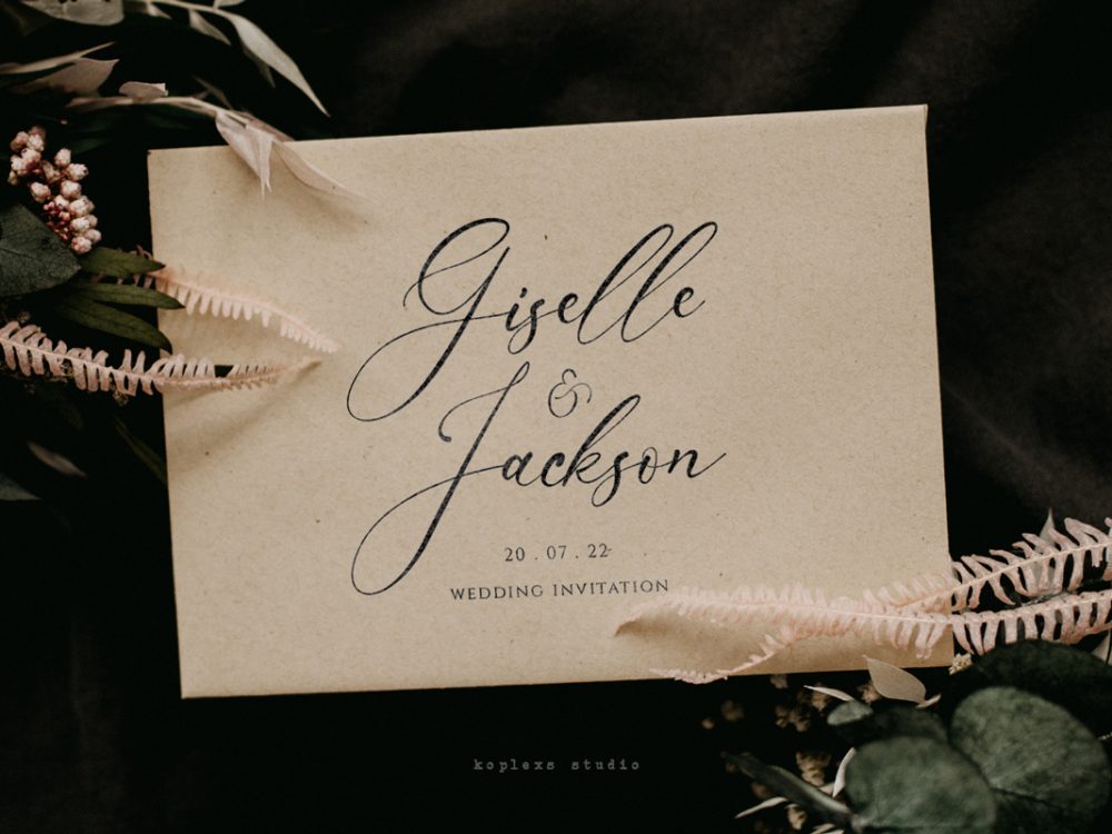 Amsterline Free Font