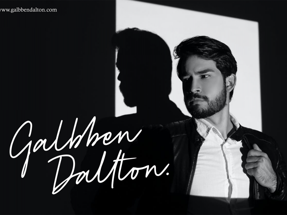 Strenghtque Free Font