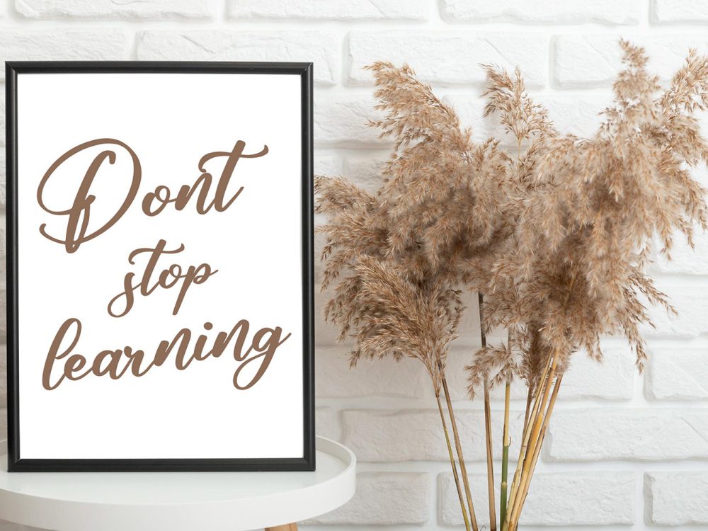 Alisha Cintia Free Font