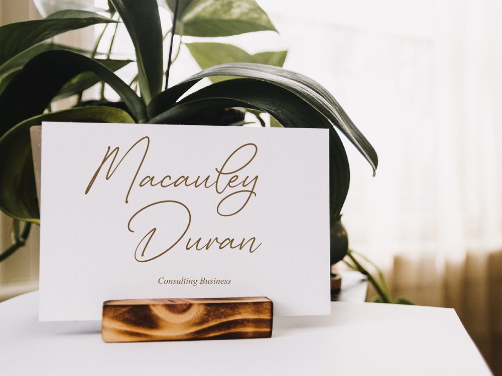 Gabriela Smithasa Free Font